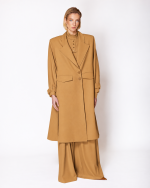 FW-055M | CARAMEL TAN COAT WITH WIDE LAPELS AND CUFF STRAPS